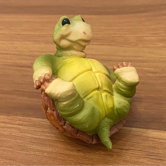 Ceramic Resin Green Turtle 2-inch Figurine - Picture 5 of 10